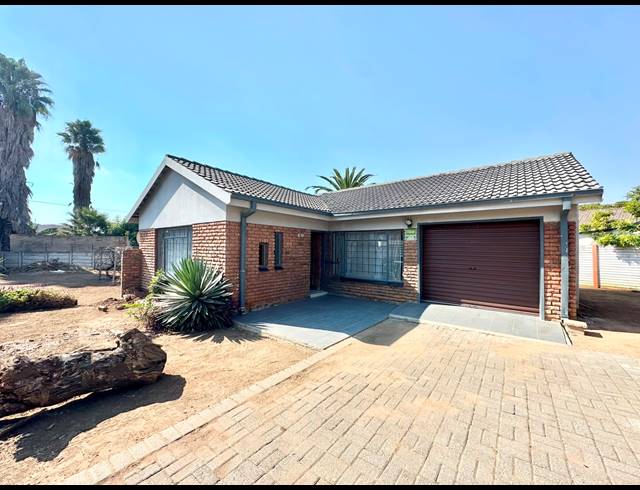 3 BEDROOM HOUSE FOR SALE IN IVY PARK